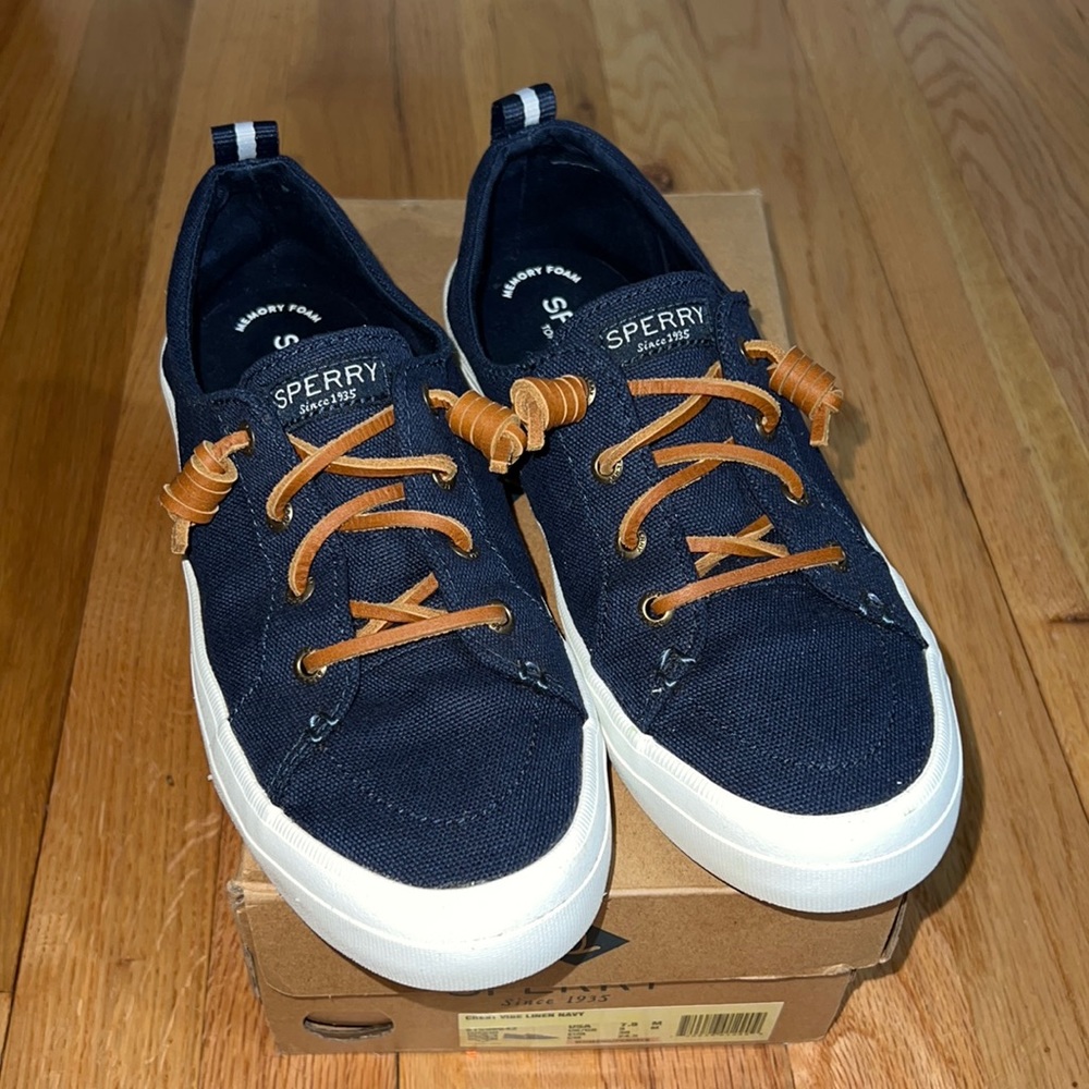 Like new! Sperry Crest Vibe Linen Sneakers